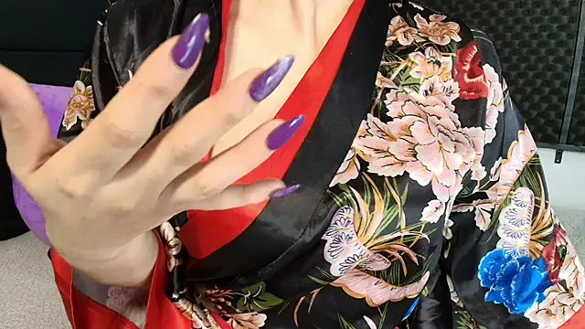 karlamoon23's cam snapshot