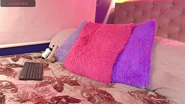 Amelie_sutra's cam snapshot