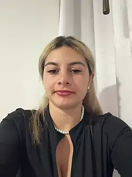 AtheneaRossi live sex cam