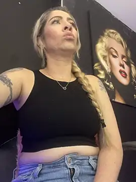 viktoria_davis_'s cam snapshot