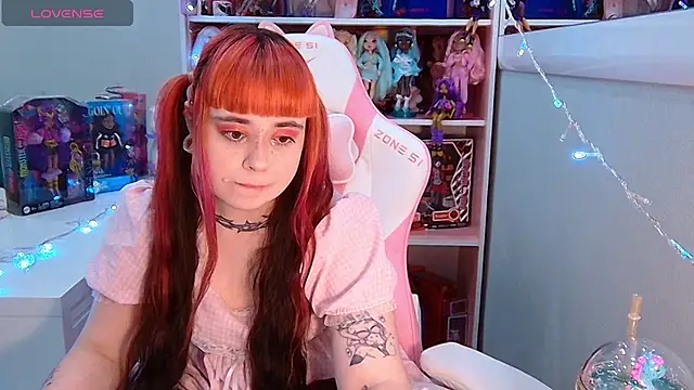 Naomi_Storm's cam snapshot