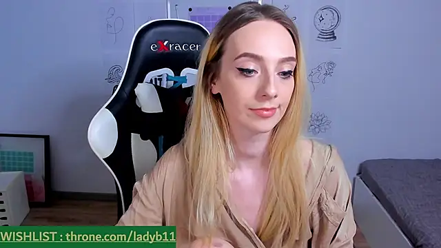 LadyBug11's cam snapshot