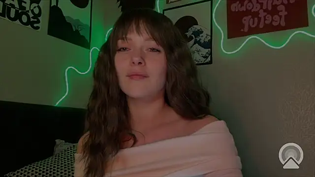 Emilia0_0_7's cam snapshot