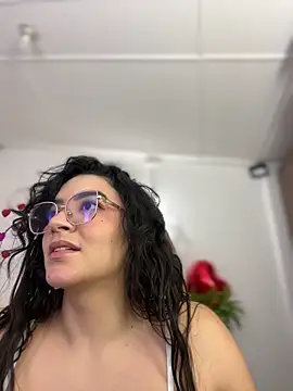 Lia_flowers's cam snapshot