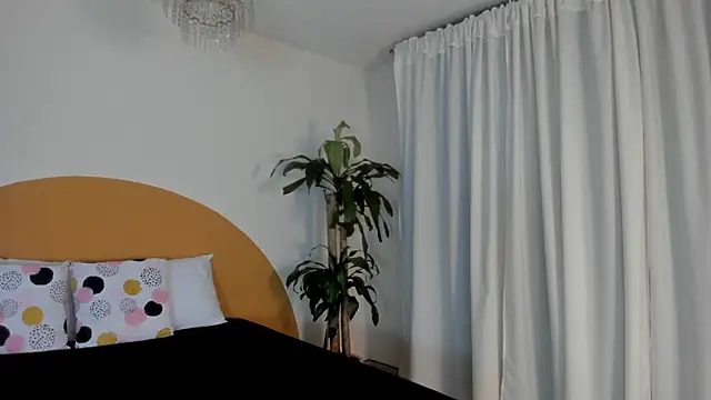 liaa_moretti_'s cam snapshot