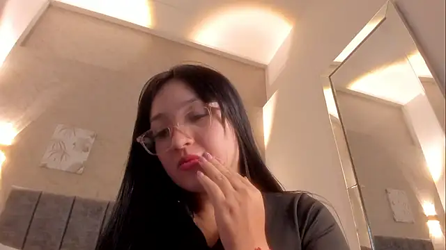 Lunaa_bellaa live sex cam