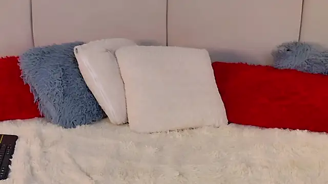 Niicolle_Miller's cam snapshot