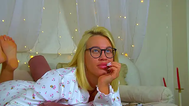 MariaNeumann live sex cam