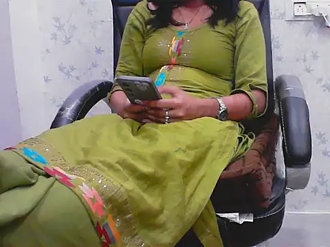 short_girl_'s cam snapshot