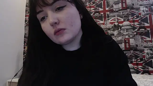 Lynylou's cam snapshot