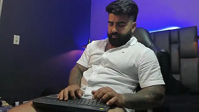 Lyon_vach live sex cam