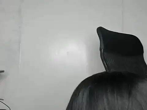 kira-stormm's cam snapshot