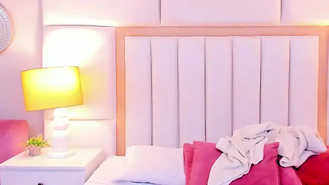 LaylaaDoll's cam snapshot