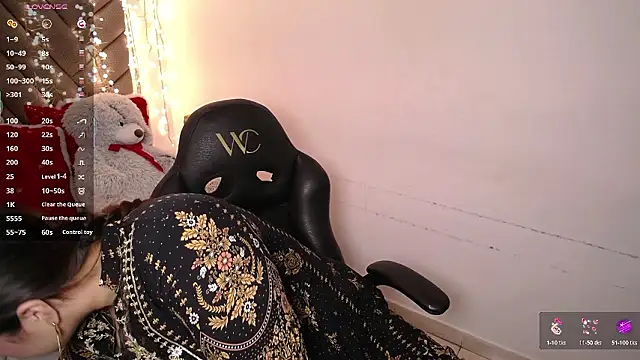 heluejamil's cam snapshot