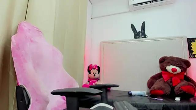 Mishell_hot_'s cam snapshot