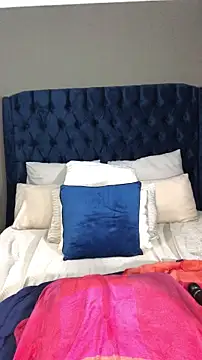 SultryBusty's cam snapshot