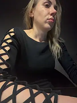 ElenaWhitmore's cam snapshot