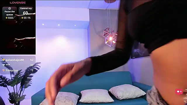 Saara_Corraless's cam snapshot