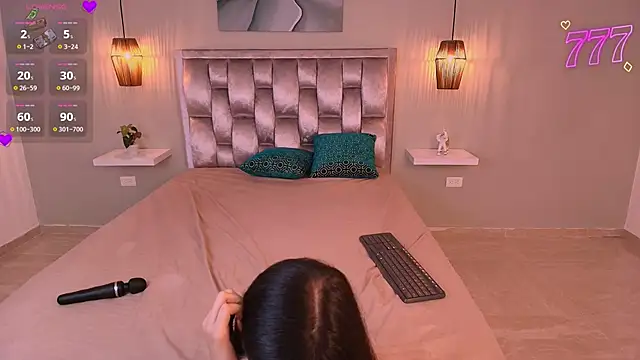 aisha_sakina's cam snapshot