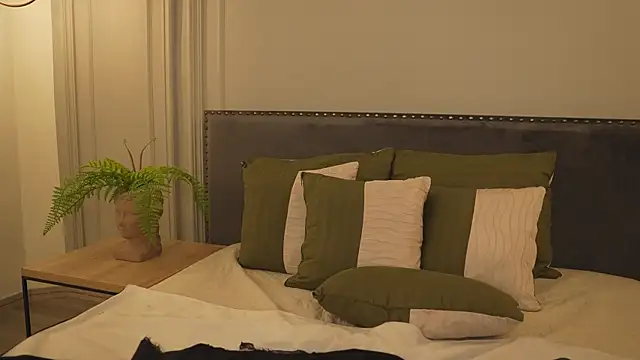 IrisBaker live sex cam