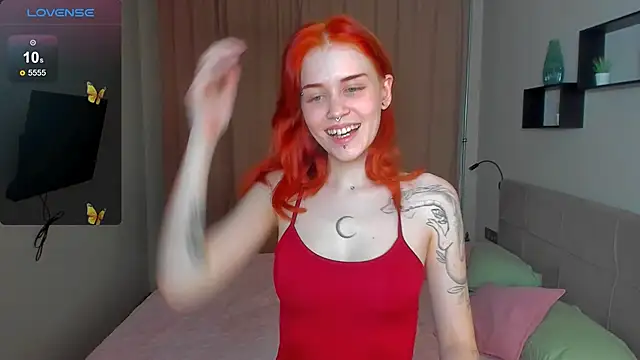 alice_with_freckles's cam snapshot