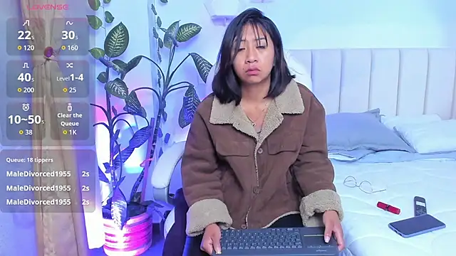 emily7_'s cam snapshot