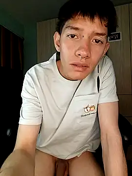 heyy_noah11 live sex cam