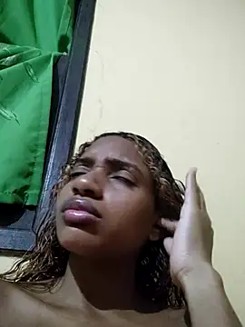 Barbiefox24 live sex cam