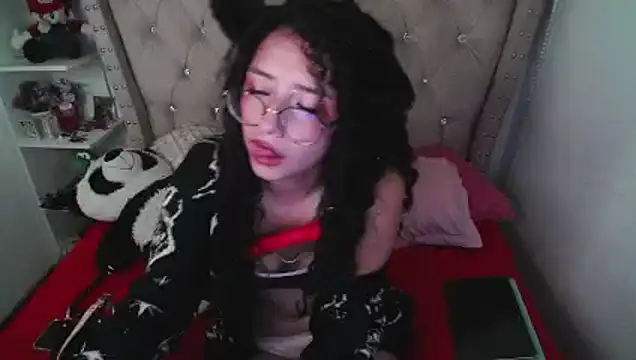 CherieCurl live sex cam