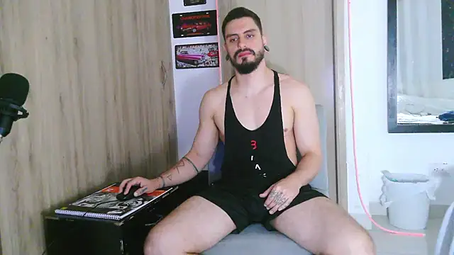 Aaron_kwok28 live sex cam