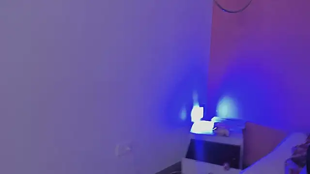 Alanna_hot3 live sex cam