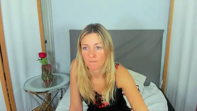 MileyXStar live sex cam