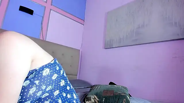 Alaiia___'s cam snapshot