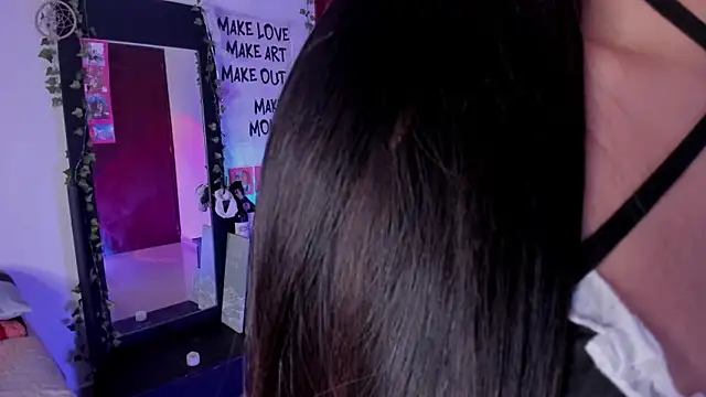 little_kayla_'s cam snapshot