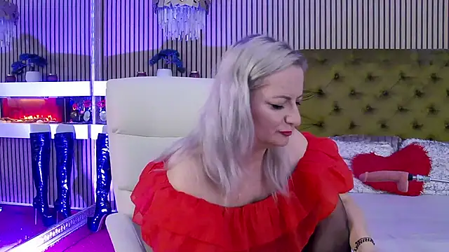 LadyTouch's cam snapshot