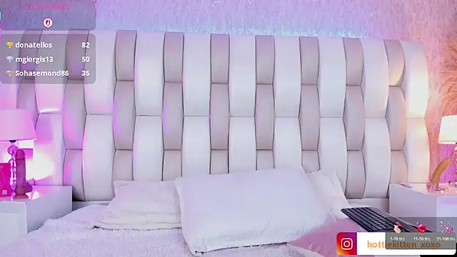 Viollet_xoxo's cam snapshot