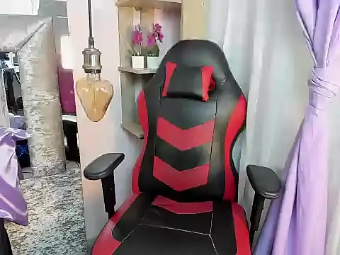 thyara_noa live sex cam