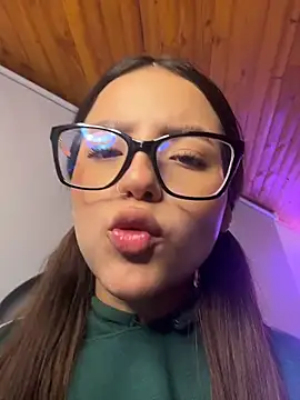 Sofia18_pinkk live sex cam