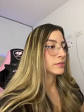 Issabela_G1's cam snapshot