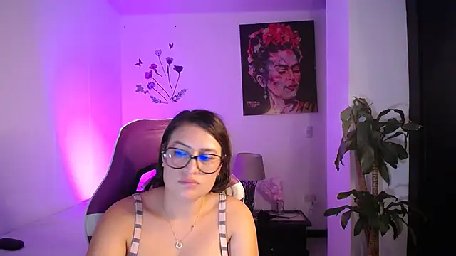 esmeraldaa230's cam snapshot