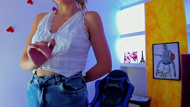 lala_clark's cam snapshot