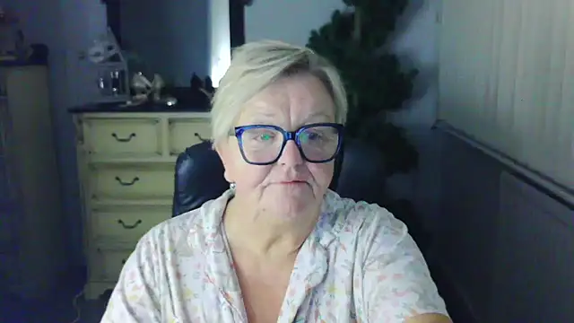 BridgetBlueEyes's cam snapshot