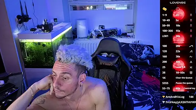 Rayzel_White's cam snapshot