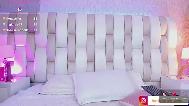 Viollet_xoxo's cam snapshot