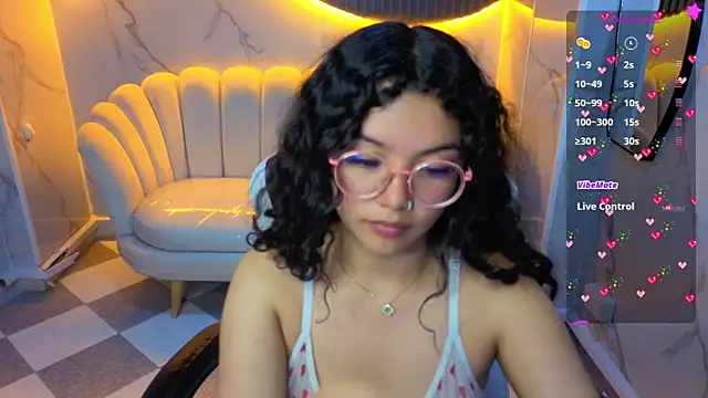 victoria_castillo_b live sex cam