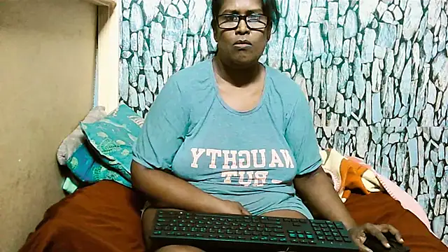 Exotic_indian95's cam snapshot