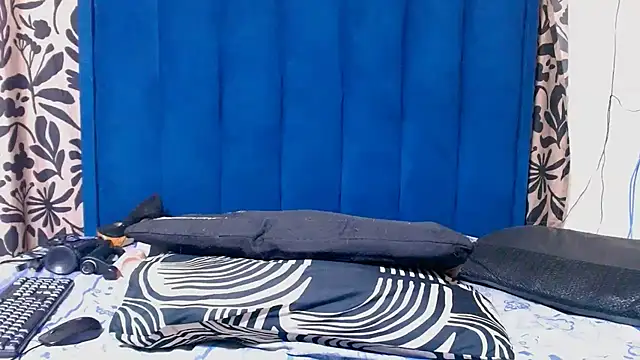 Naughtynatasha24's cam snapshot