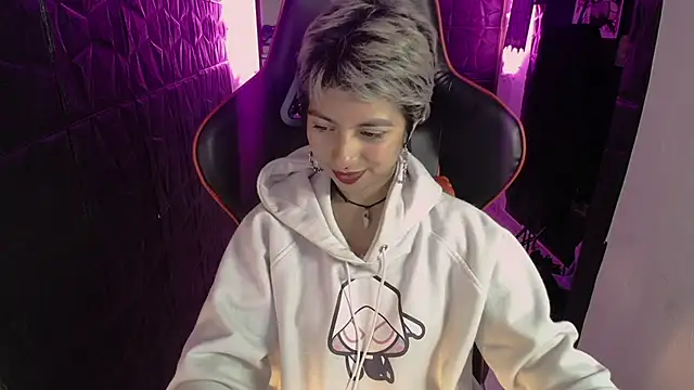 lunarichy22's cam snapshot