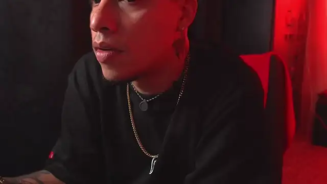 AlphaMasterXxx's cam snapshot