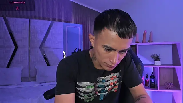 LiamDeep's cam snapshot